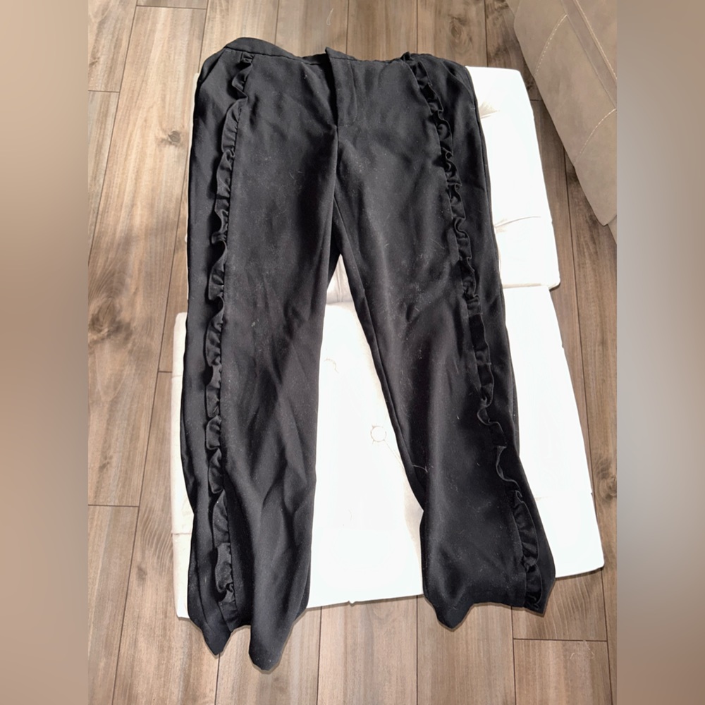 The clothing is in good condition no longer have interest for it.